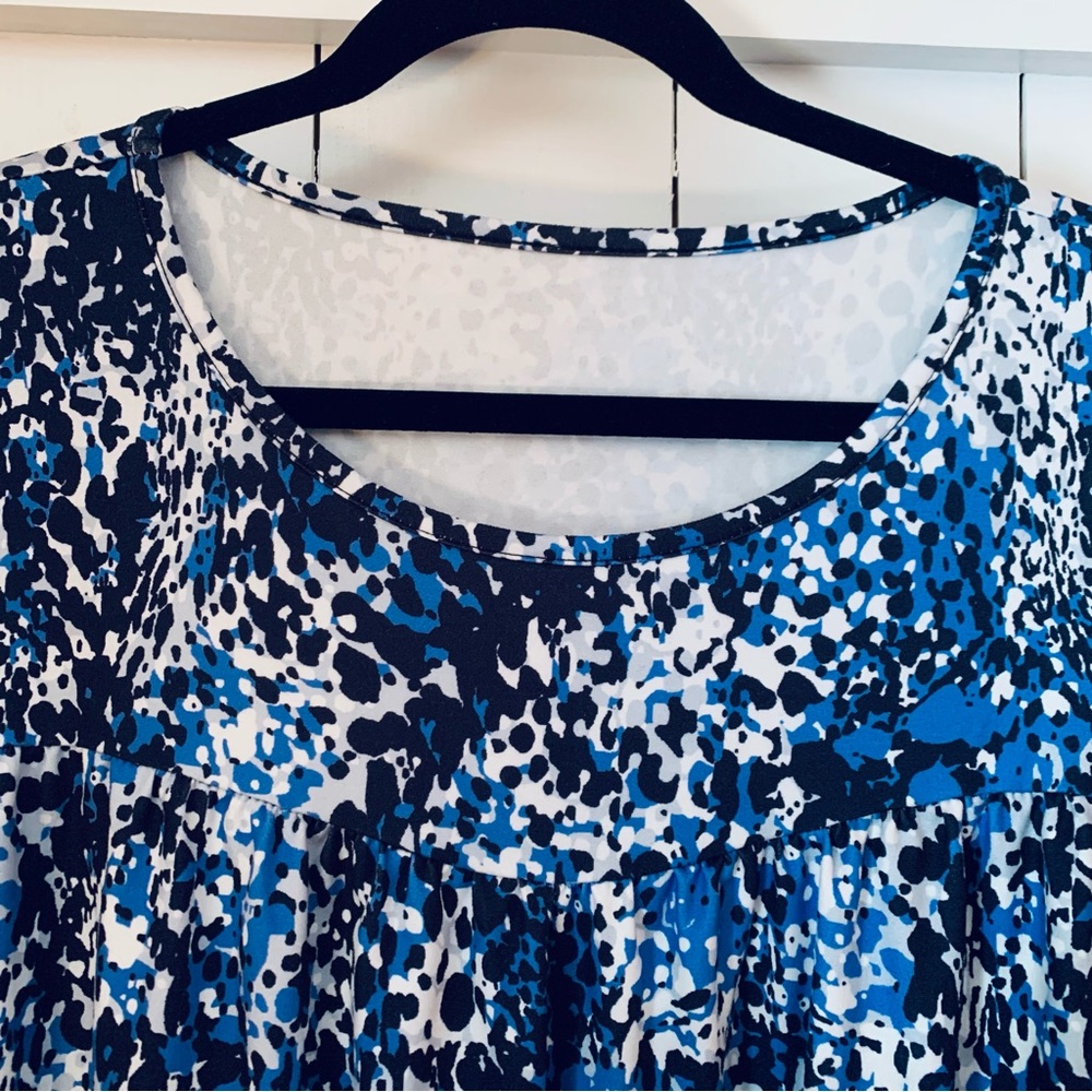 Women's 5XL Blouse Top Tee Crew Neck Flowy Blue Black White Pattern - Picture 7 of 11